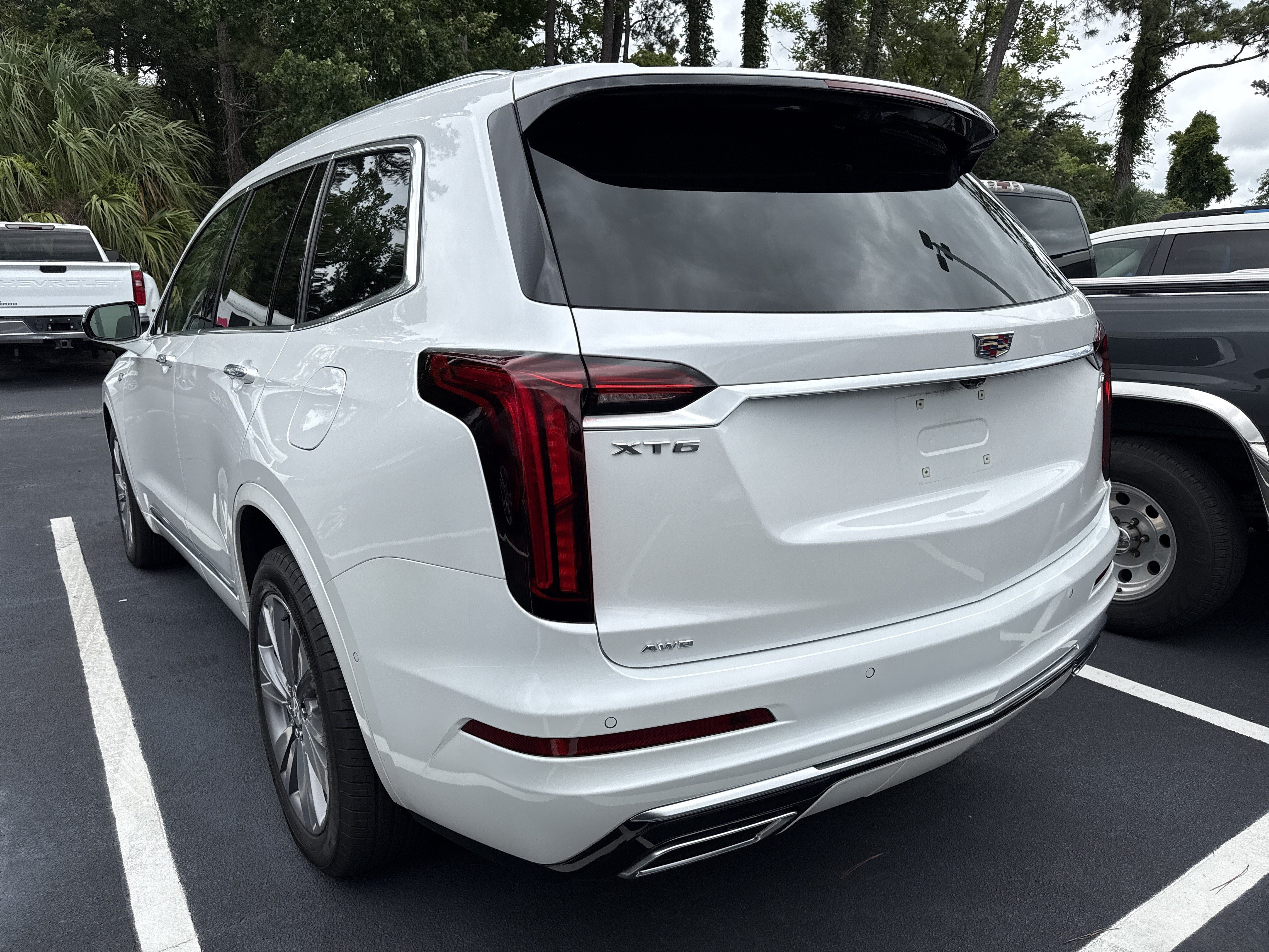 Used 2025 Cadillac XT6 Premium Luxury w/ Technology Package AWD/4WD image 8