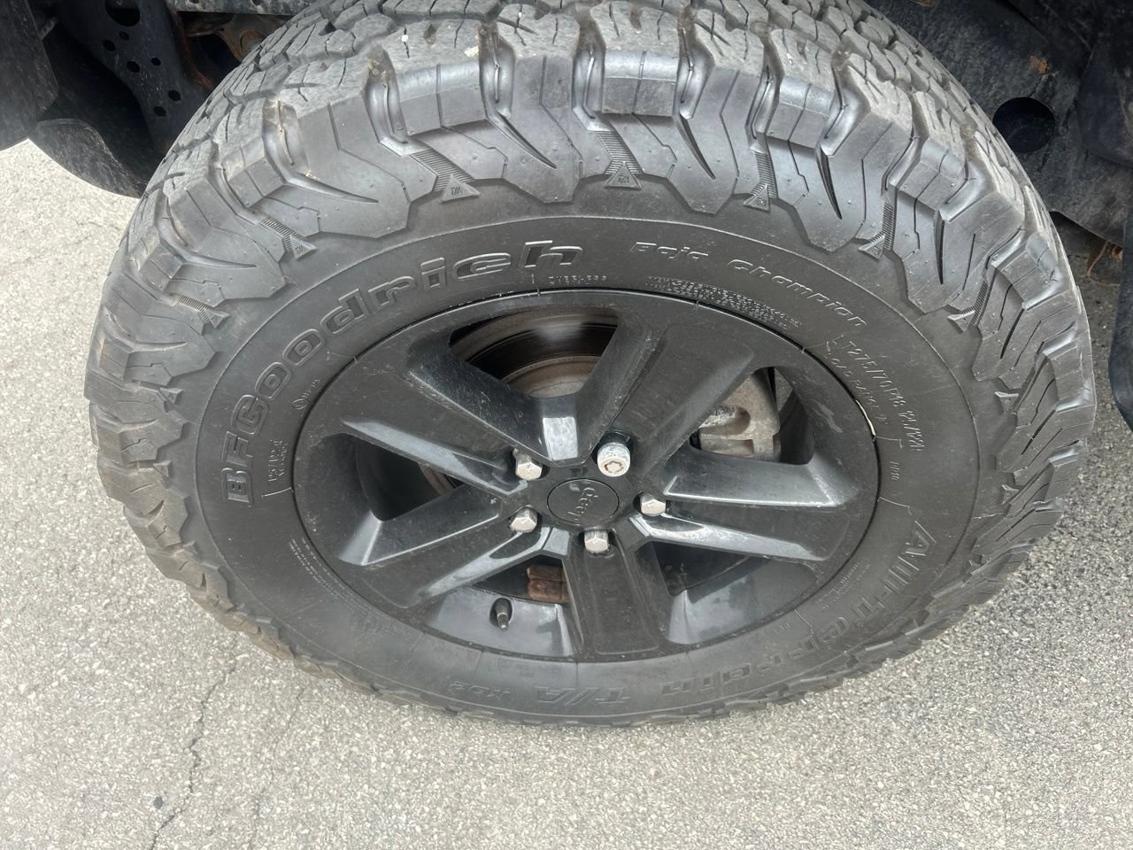 Used 2021 Jeep Wrangler Unlimited Sahara AWD/4WD image 9