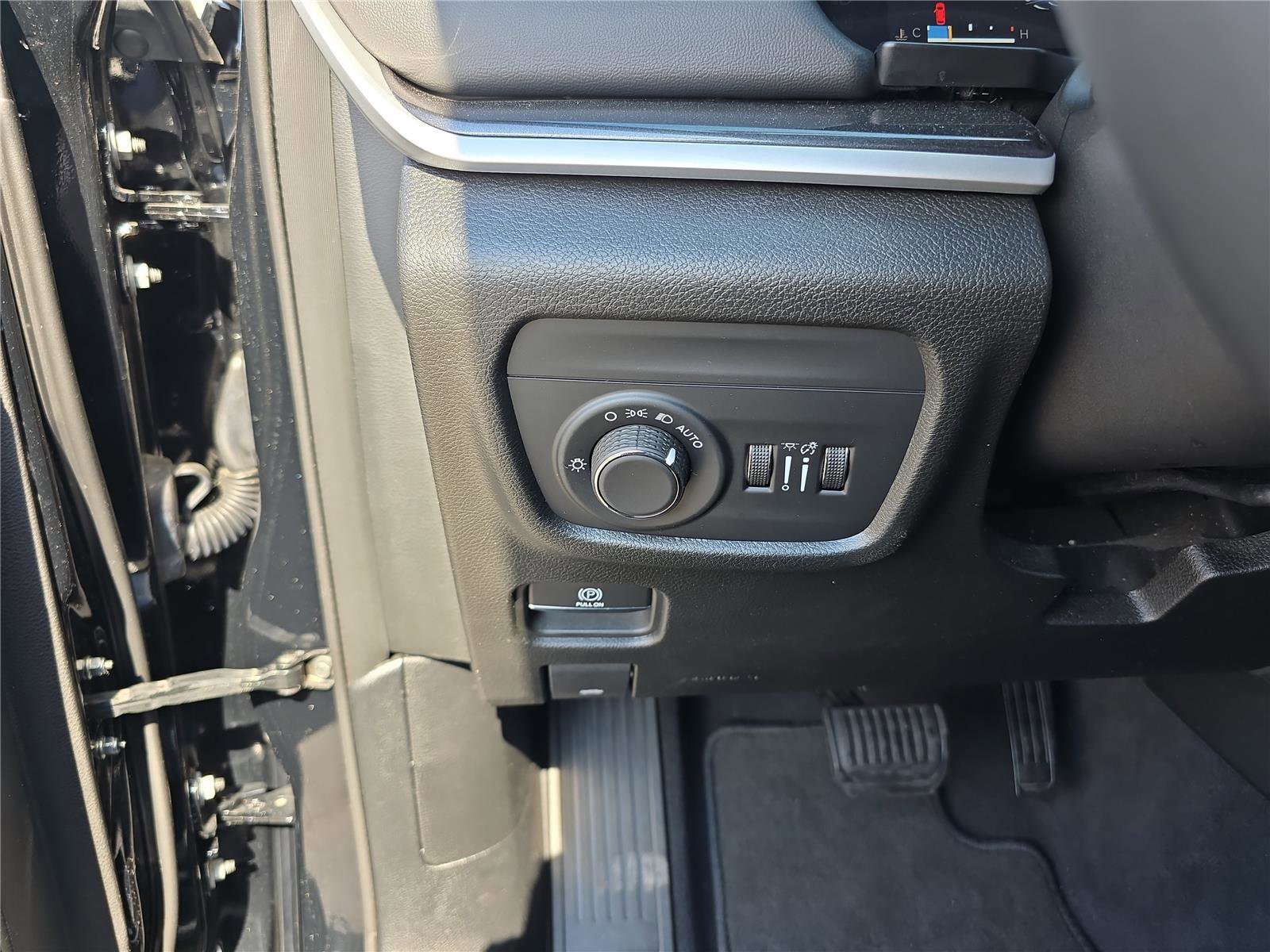 Used 2023 Jeep Grand Cherokee Altitude image 35