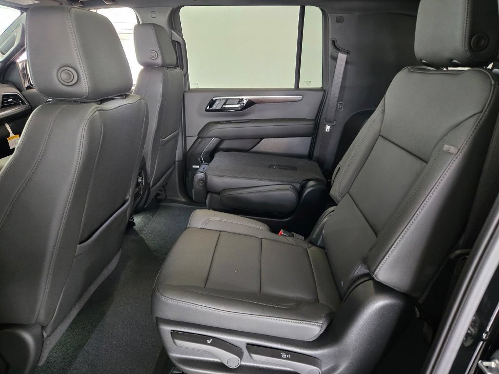 New 2026 Chevrolet Suburban Z71 w/ Comfort Package AWD/4WD image 19