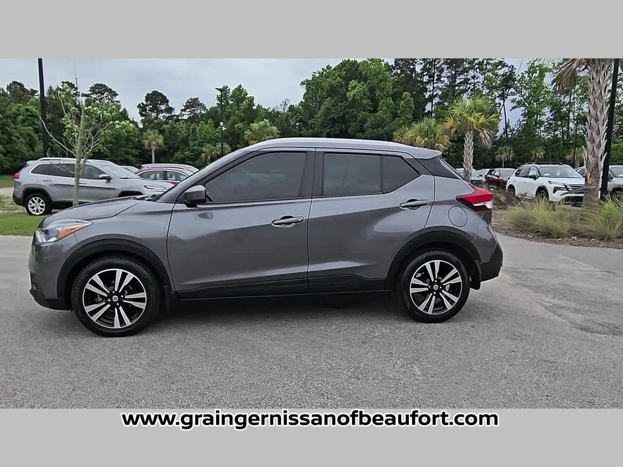 Used 2018 Nissan Kicks SV FWD image 24