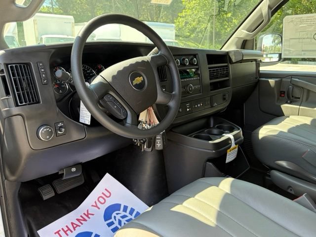 New 2026 Chevrolet Express 3500 w/ Driver Convenience Package RWD image 32