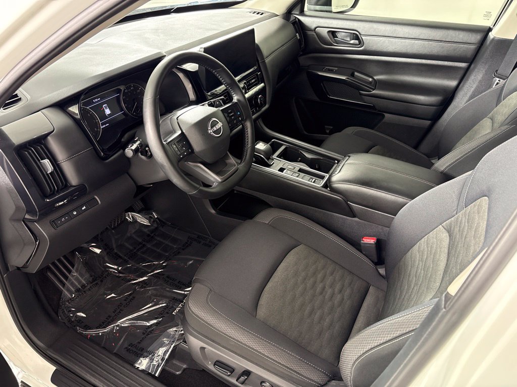 Certified 2026 Nissan Pathfinder SV FWD image 30