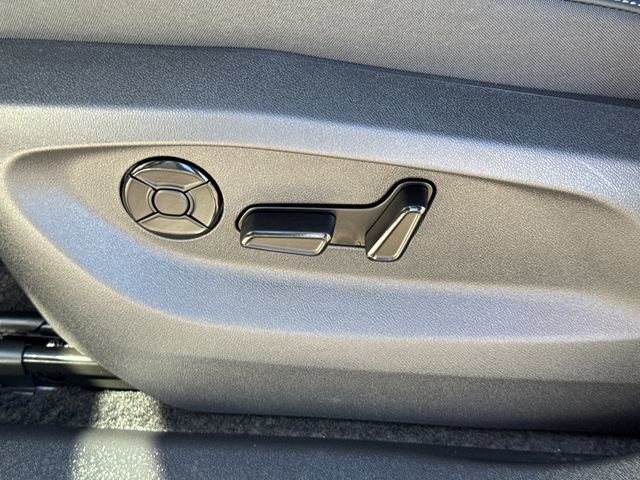 New 2026 Volkswagen Tiguan SE R-Line image 37