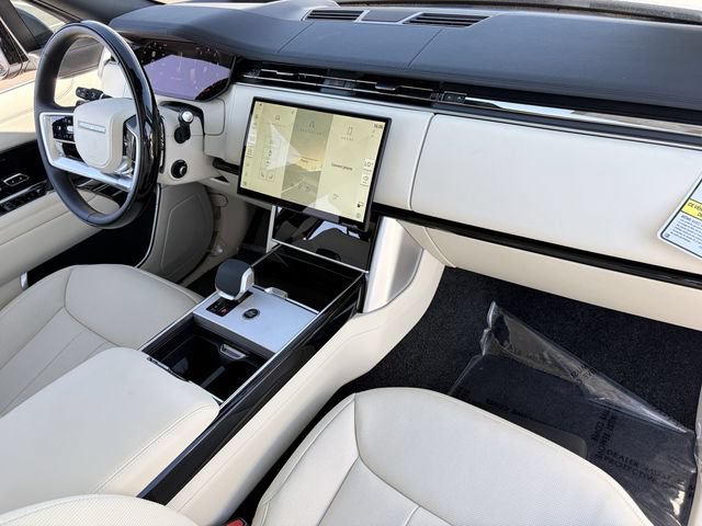New 2026 Land Rover Range Rover Long Wheelbase SE AWD/4WD image 11