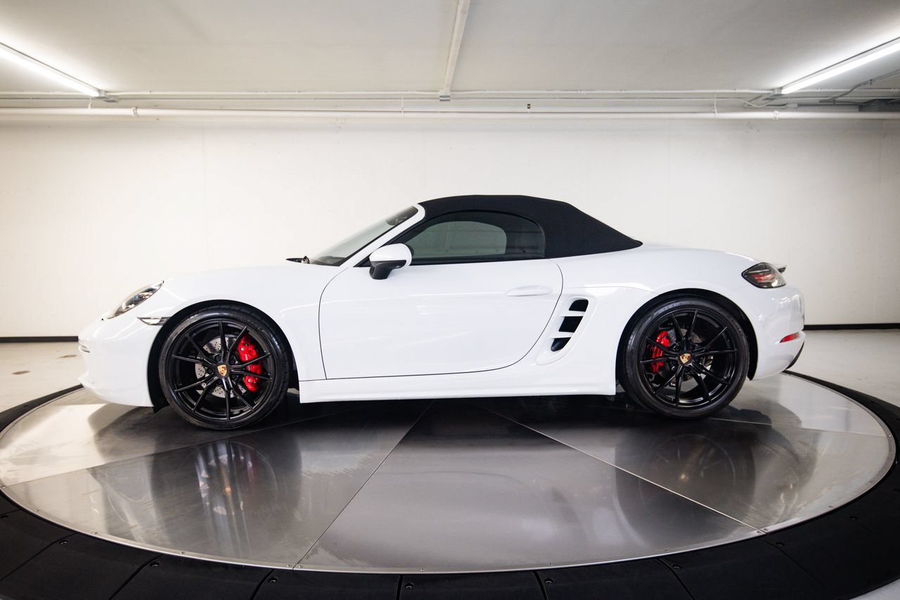 Used 2023 Porsche 718 Boxster S RWD image 2
