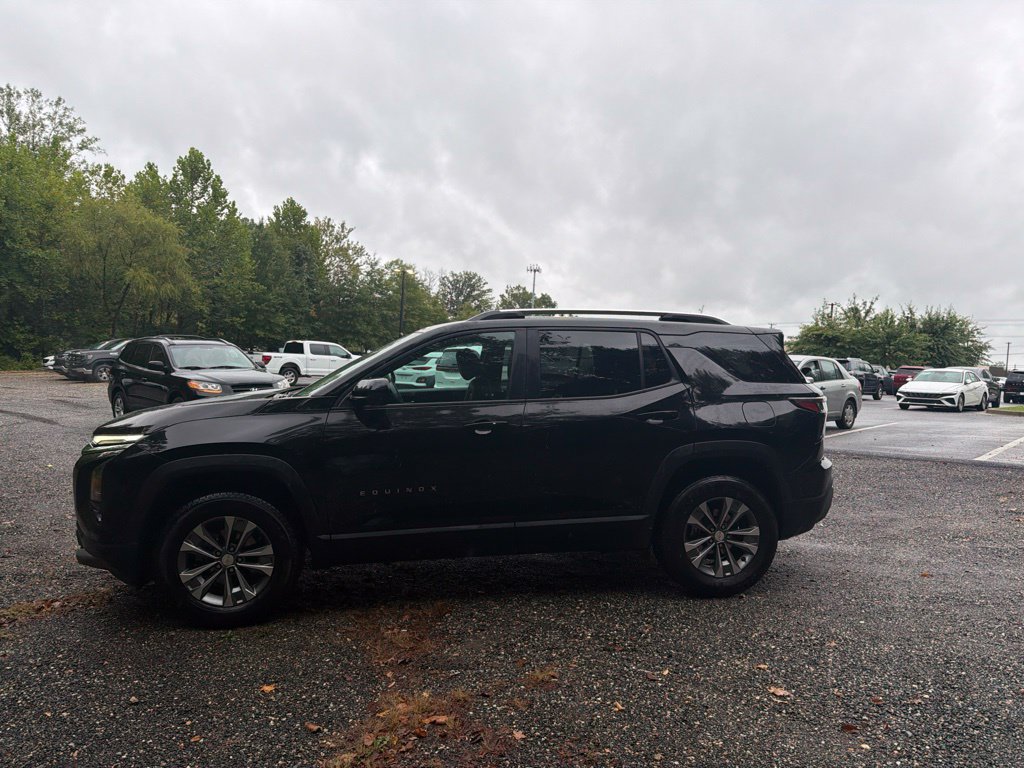 Used 2025 Chevrolet Equinox LT w/ Convenience Package II FWD image 3