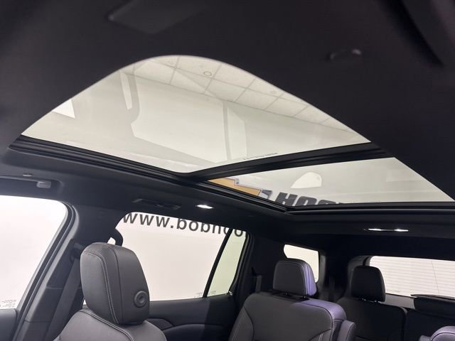 New 2026 Chevrolet Traverse LT w/ Sun and Wheel Package image 22