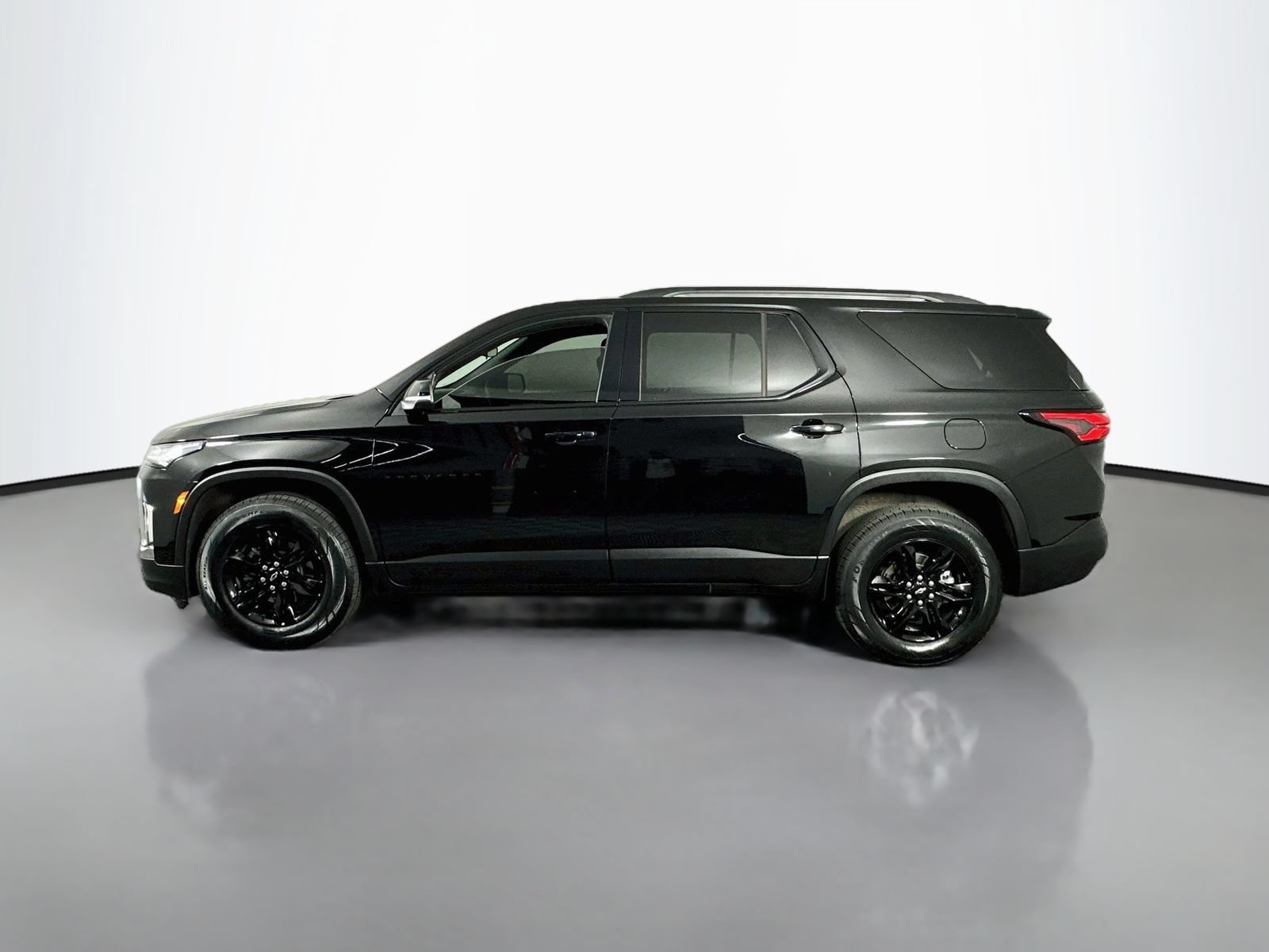 Used 2023 Chevrolet Traverse LT w/ Midnight/Sport Edition AWD/4WD image 5