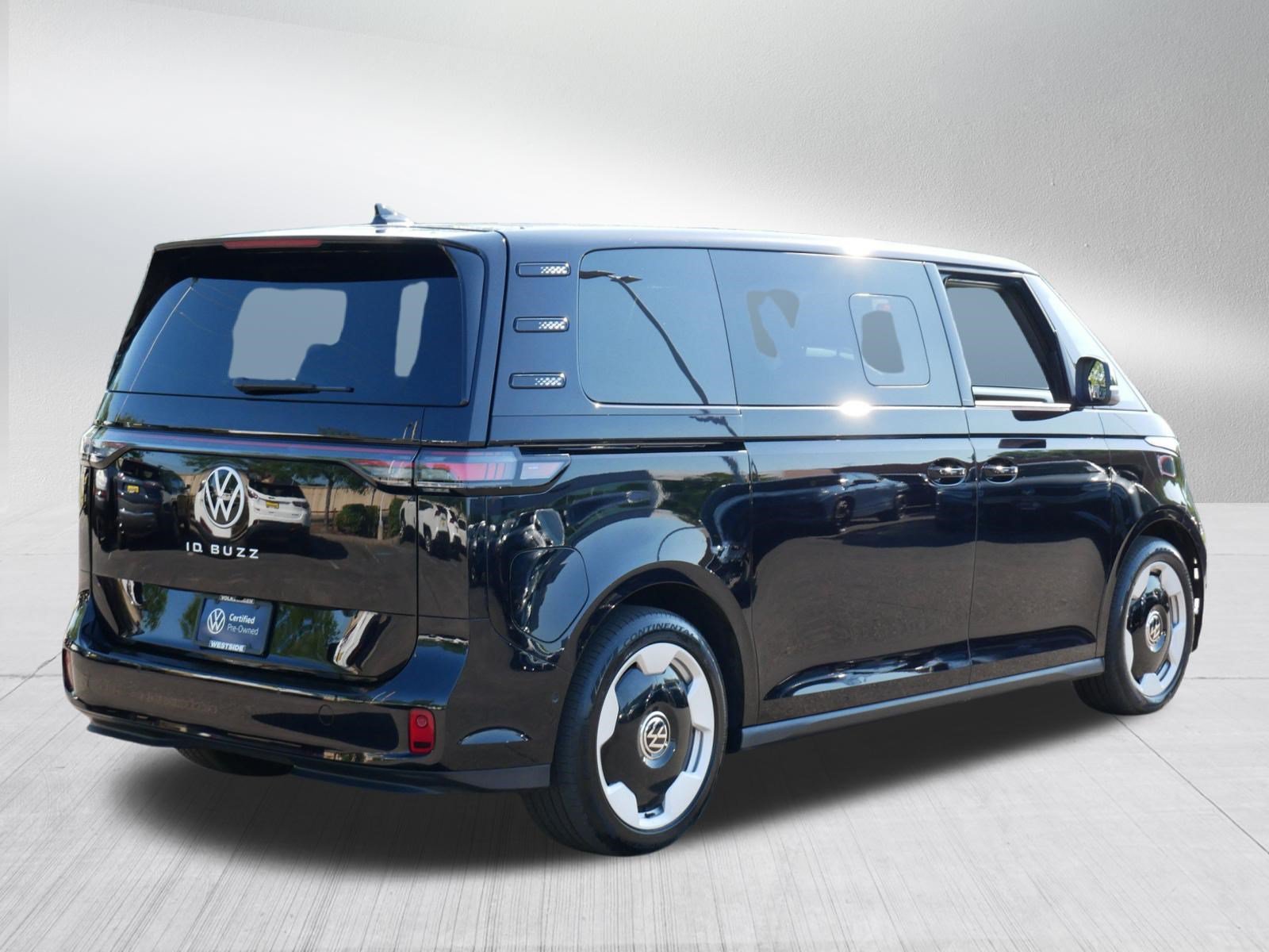 Certified 2025 Volkswagen ID. Buzz Pro S RWD image 7