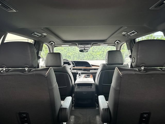 Used 2023 Cadillac Escalade Premium Luxury AWD/4WD image 12