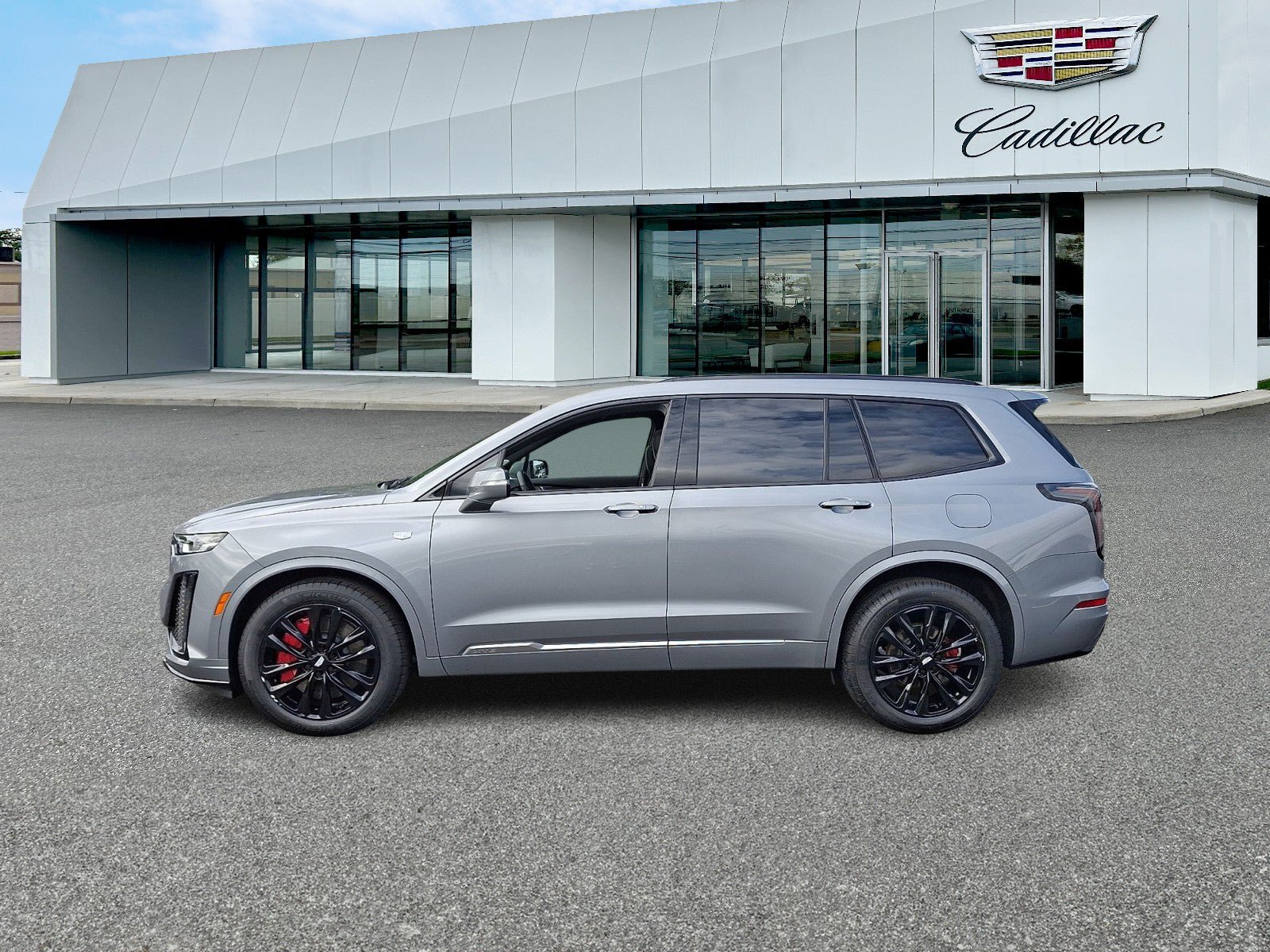 Used 2024 Cadillac XT6 Sport AWD/4WD image 2