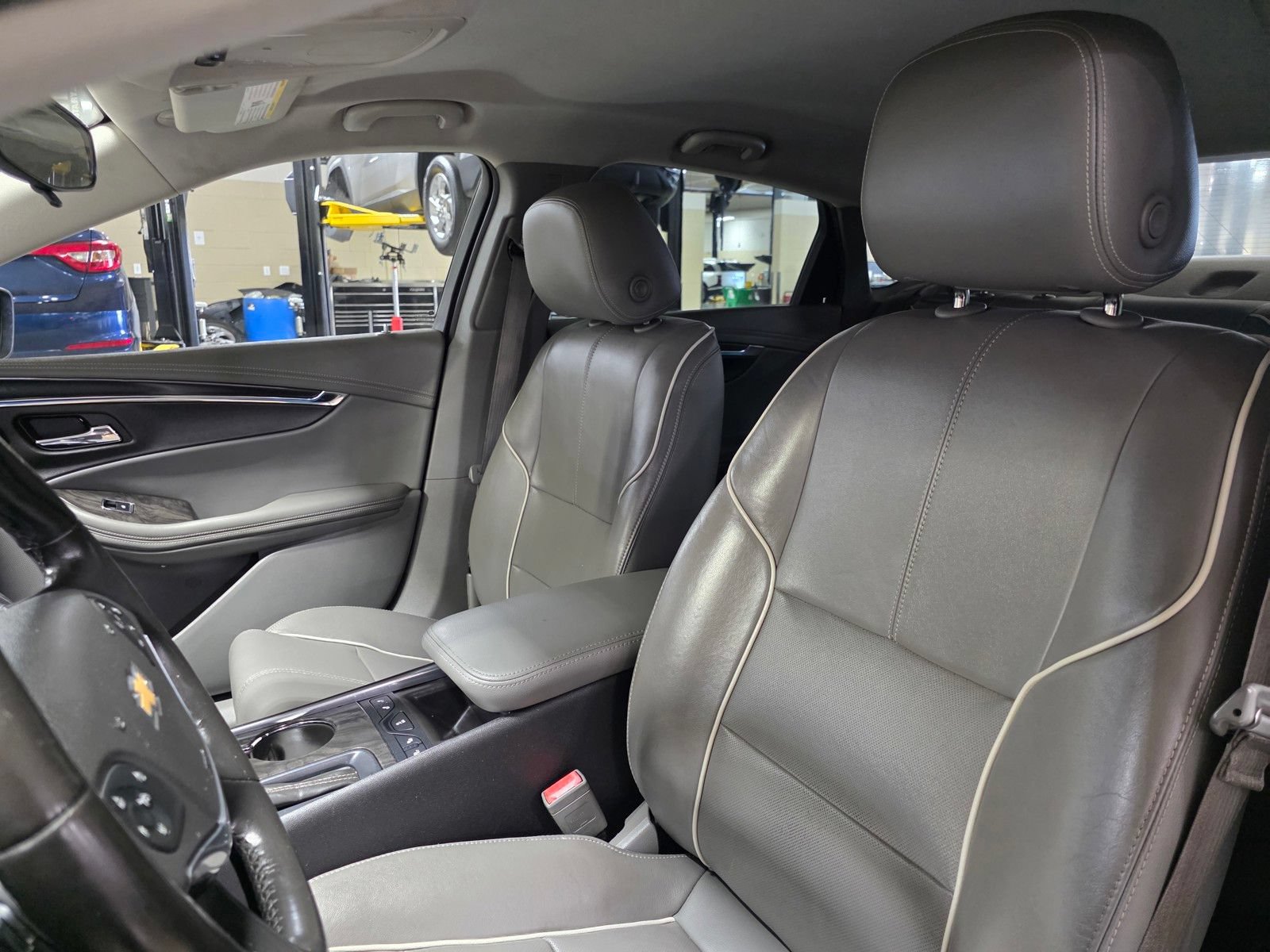 Used 2015 Chevrolet Impala LTZ FWD image 22