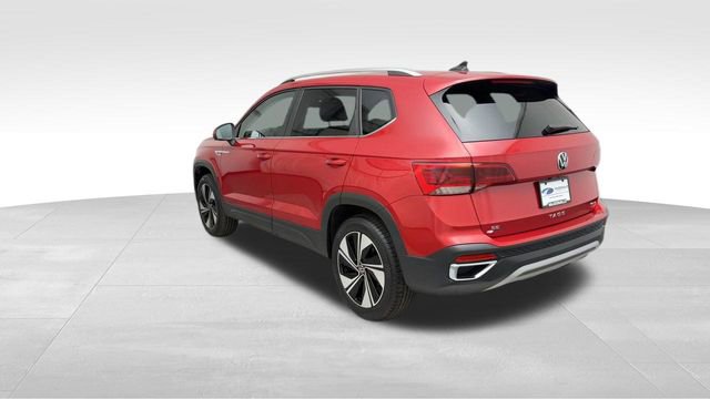 Used 2023 Volkswagen Taos SE w/ Panoramic Sunroof Package AWD/4WD image 4