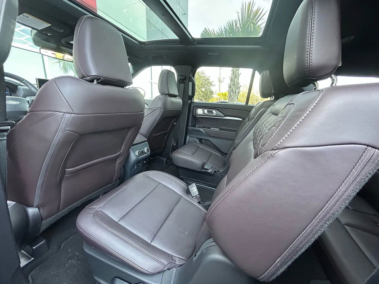 Used 2025 Ford Explorer Platinum w/ LUX Leather Package image 17