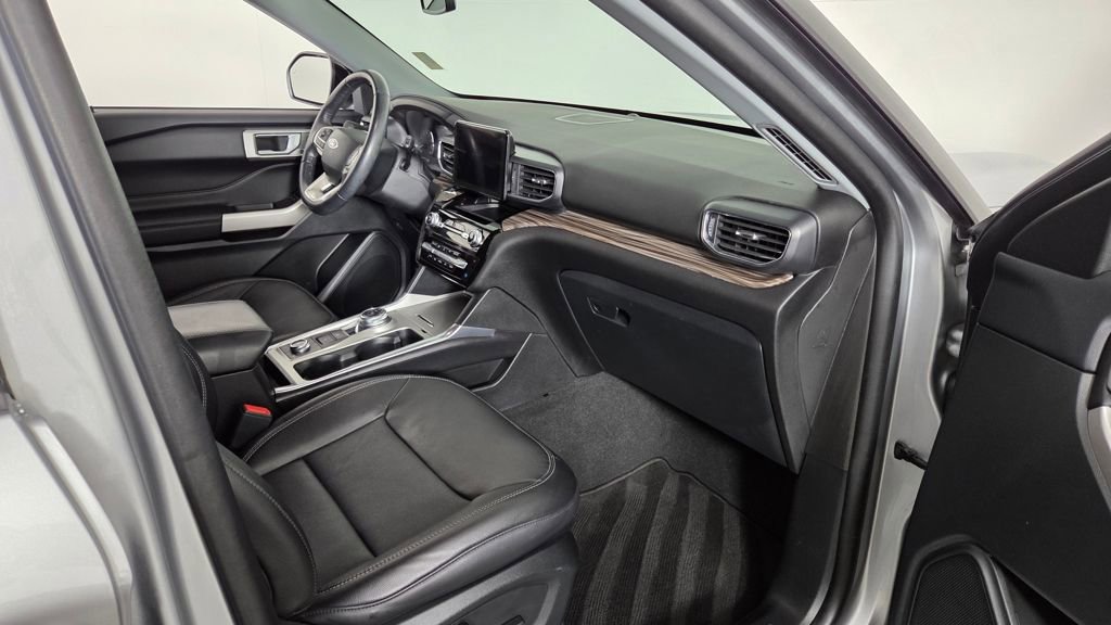 Used 2023 Ford Explorer Limited w/ Equipment Group 301A image 39