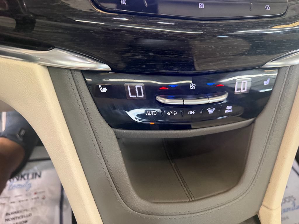 Used 2021 Cadillac XT6 Premium Luxury FWD image 14