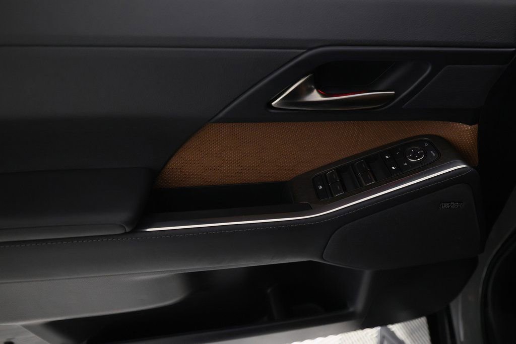 Used 2025 Lexus GX 550 w/ Accessory Package (Z1) image 20