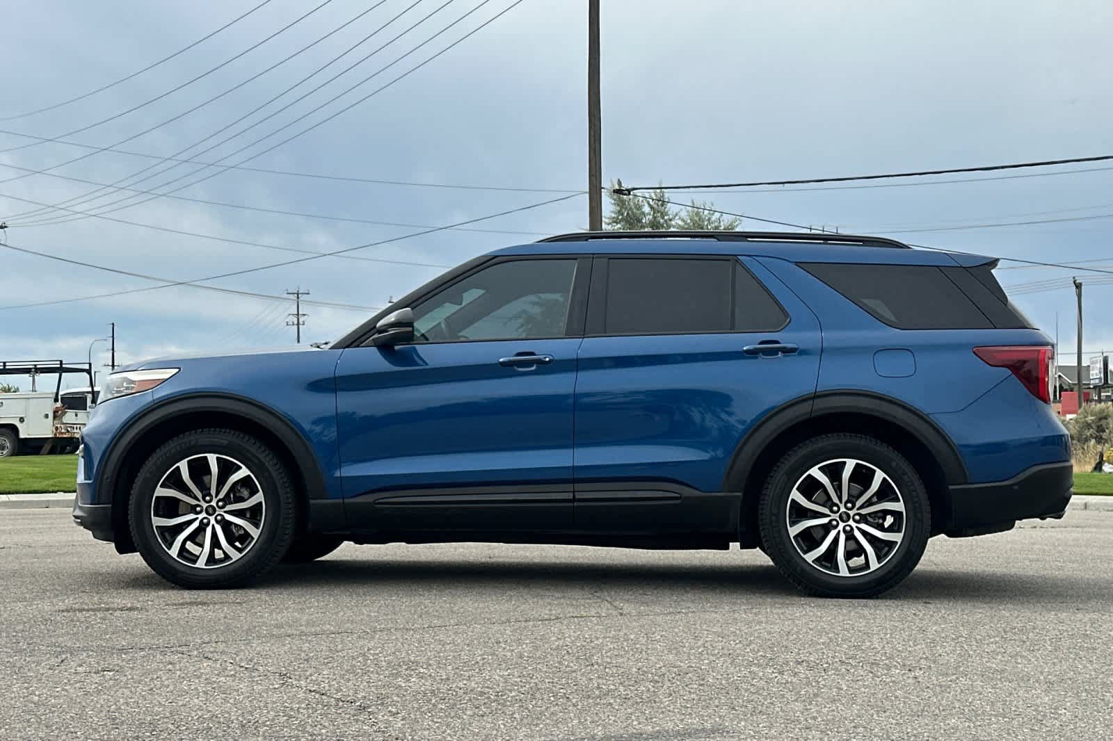Certified 2020 Ford Explorer ST w/ Premium Technology Package AWD/4WD image 5