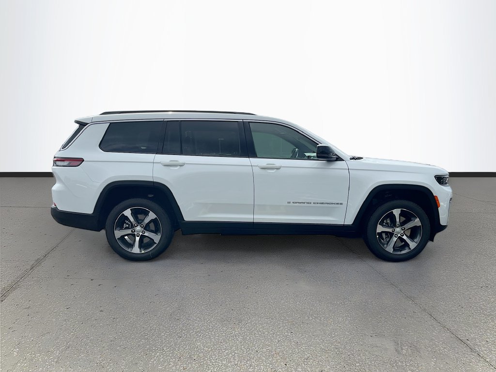 New 2026 Jeep Grand Cherokee L Limited w/ Trailer Tow Package RWD image 8