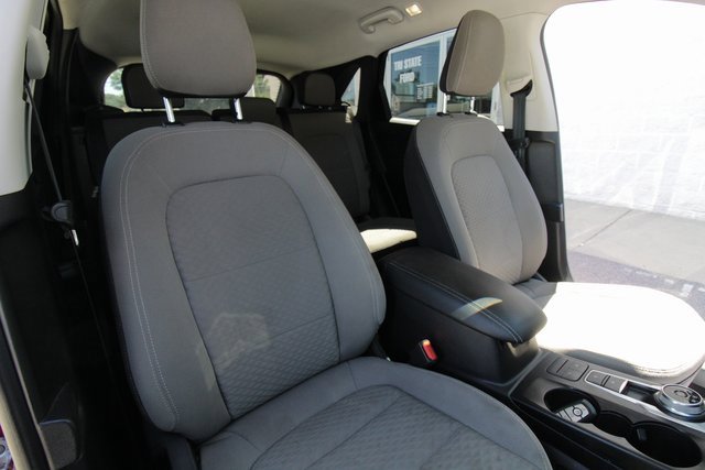 Used 2022 Ford Escape SE w/ SE Sport Appearance Package image 32