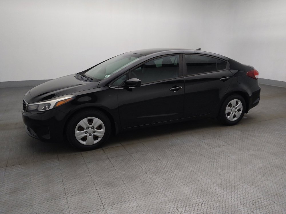 Used 2017 Kia Forte LX image 2