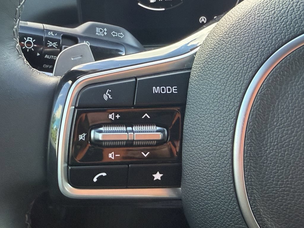 Certified 2025 Kia Sorento SX Prestige AWD/4WD image 39