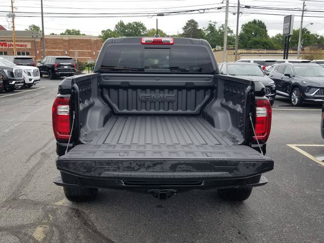 New 2026 GMC Canyon Denali w/ LPO, Black Badging Package AWD/4WD image 2
