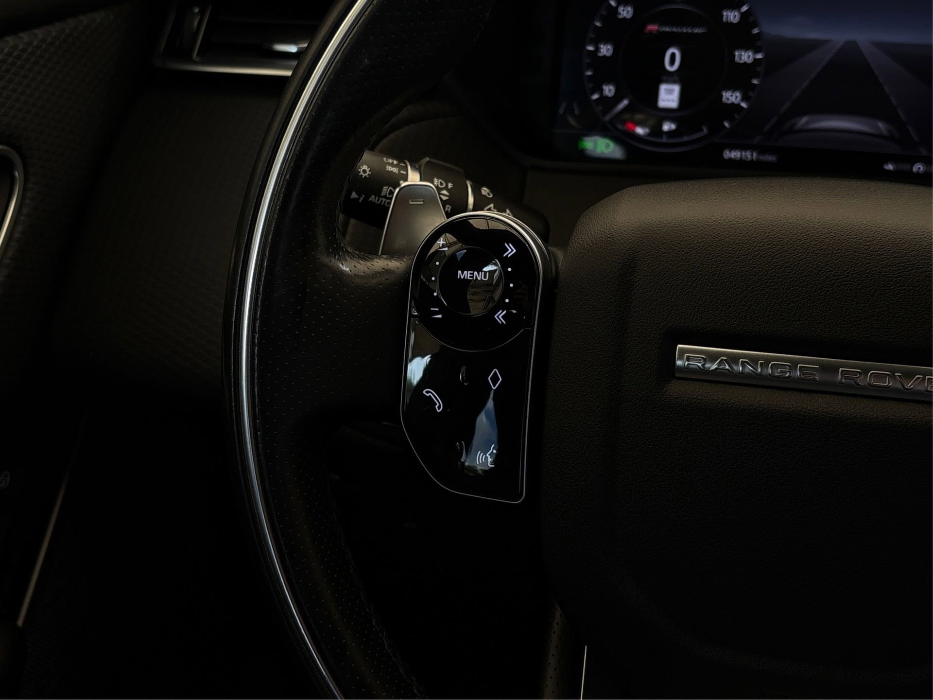 Used 2020 Land Rover Range Rover Velar R-Dynamic S image 28