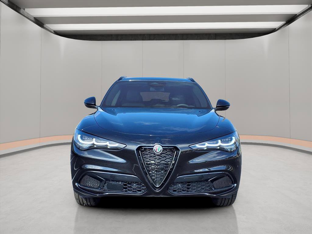 New 2025 Alfa Romeo Stelvio Sprint image 2