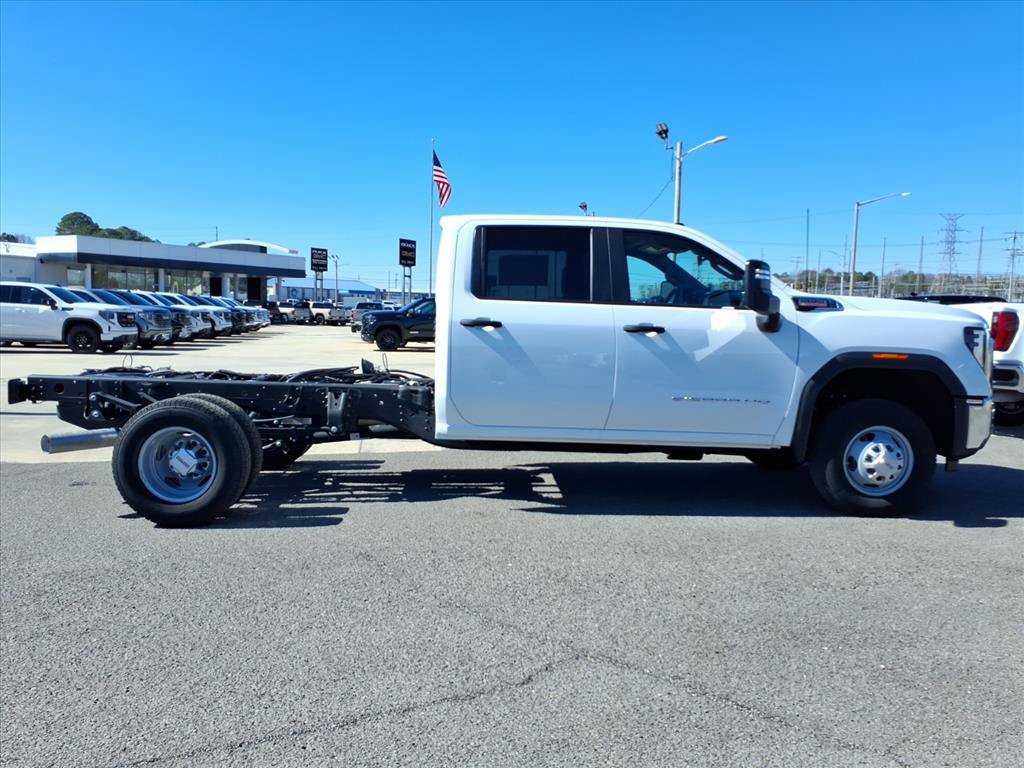 New 2026 GMC Sierra 3500 Pro w/ Convenience Package AWD/4WD image 8