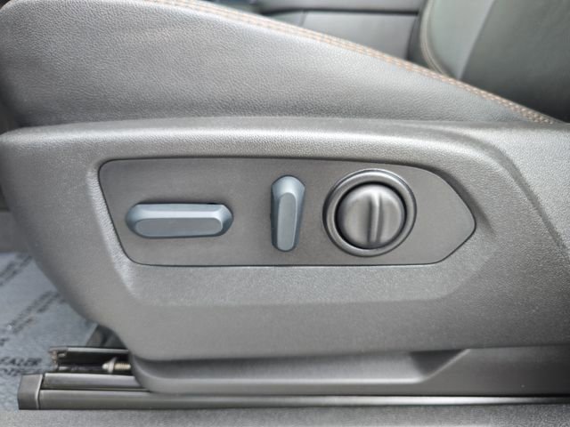 Certified 2022 GMC Sierra 2500 AT4 w/ AT4 Preferred Package image 17