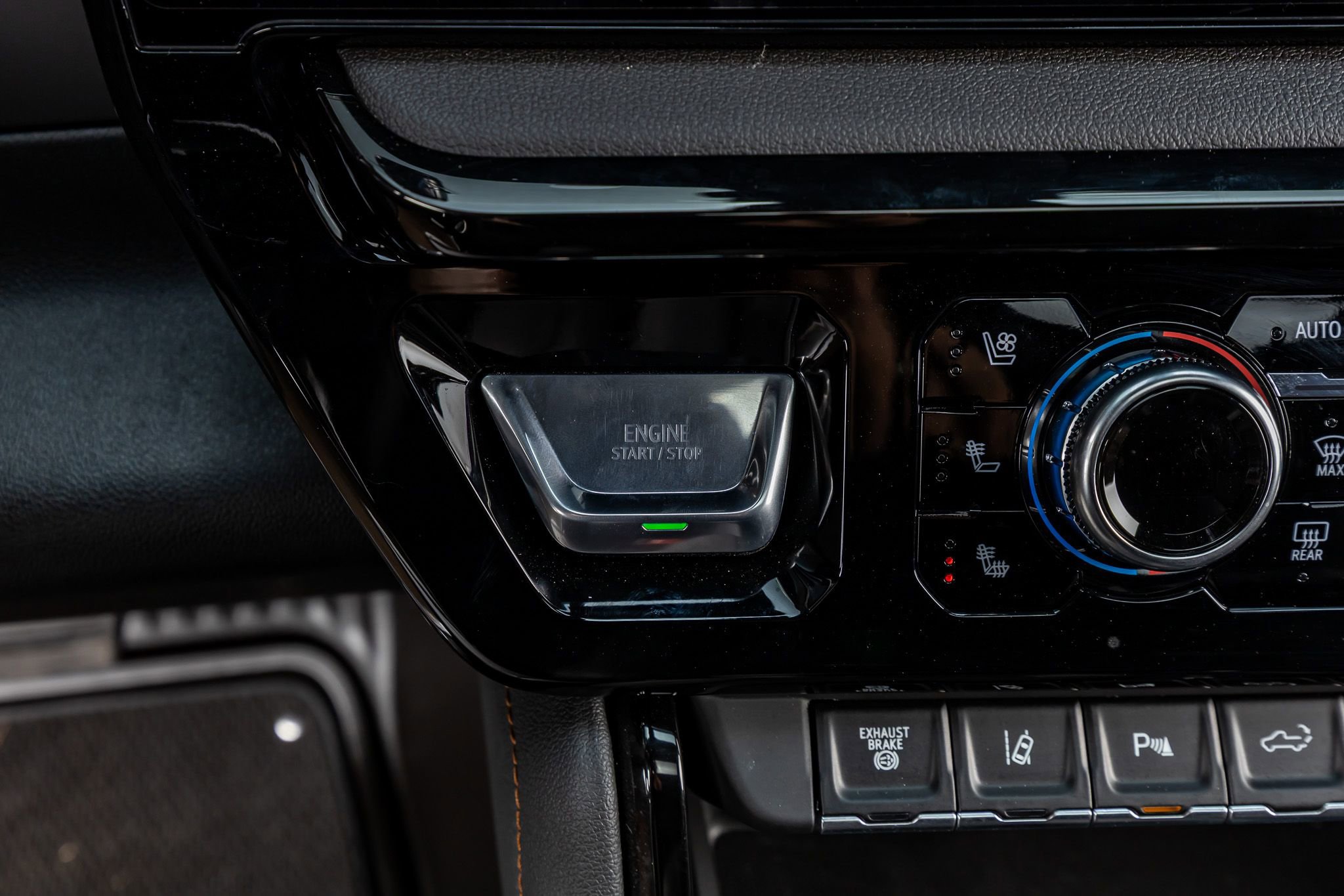 Used 2025 GMC Sierra 2500 AT4 w/ AT4 Premium Plus Package image 23