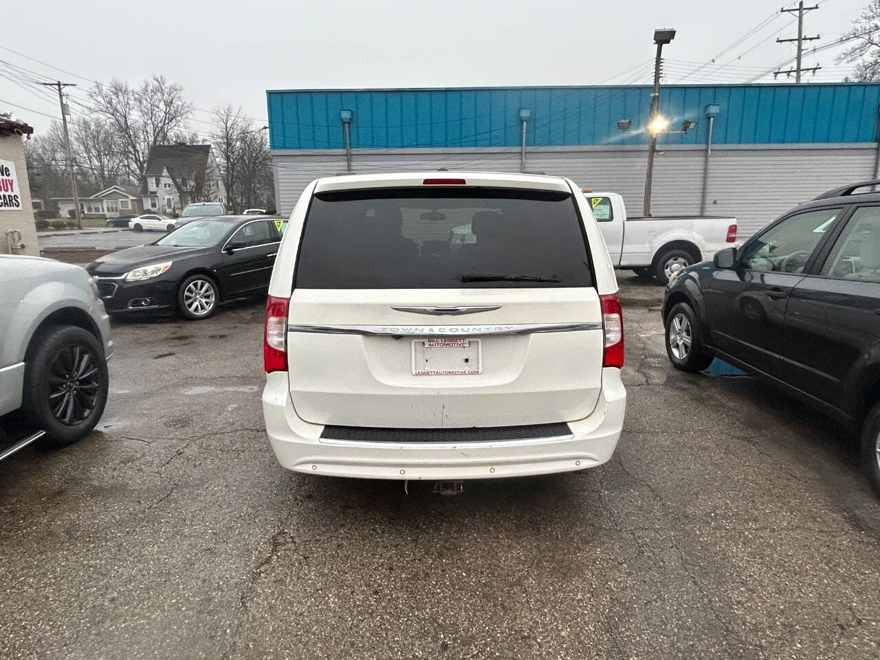 Used 2012 Chrysler Town & Country Touring w/ Entertainment Group #1 image 10