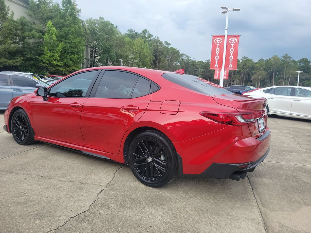 Used 2025 Toyota Camry SE w/ Convenience Package FWD image 3
