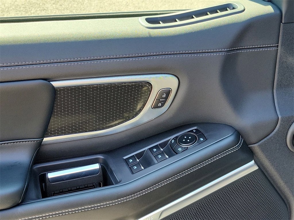 New 2025 Ford Expedition Platinum image 15