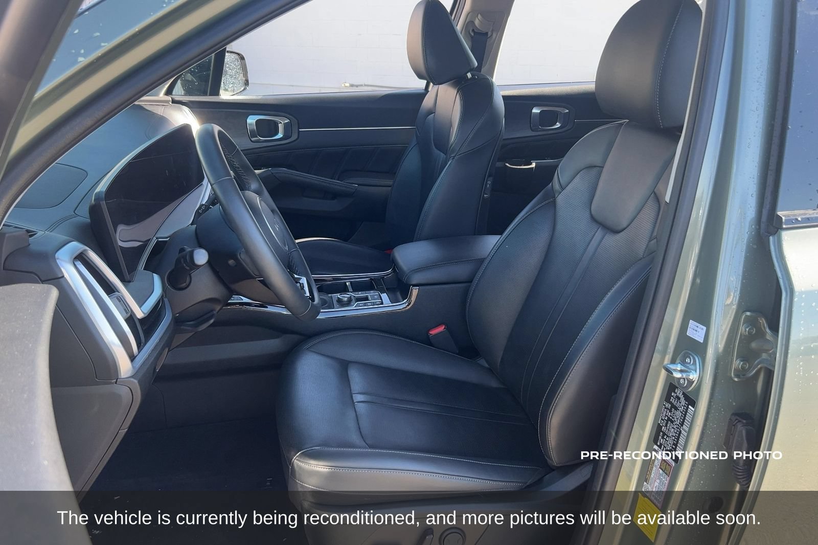 Used 2024 Kia Sorento SX AWD/4WD image 11