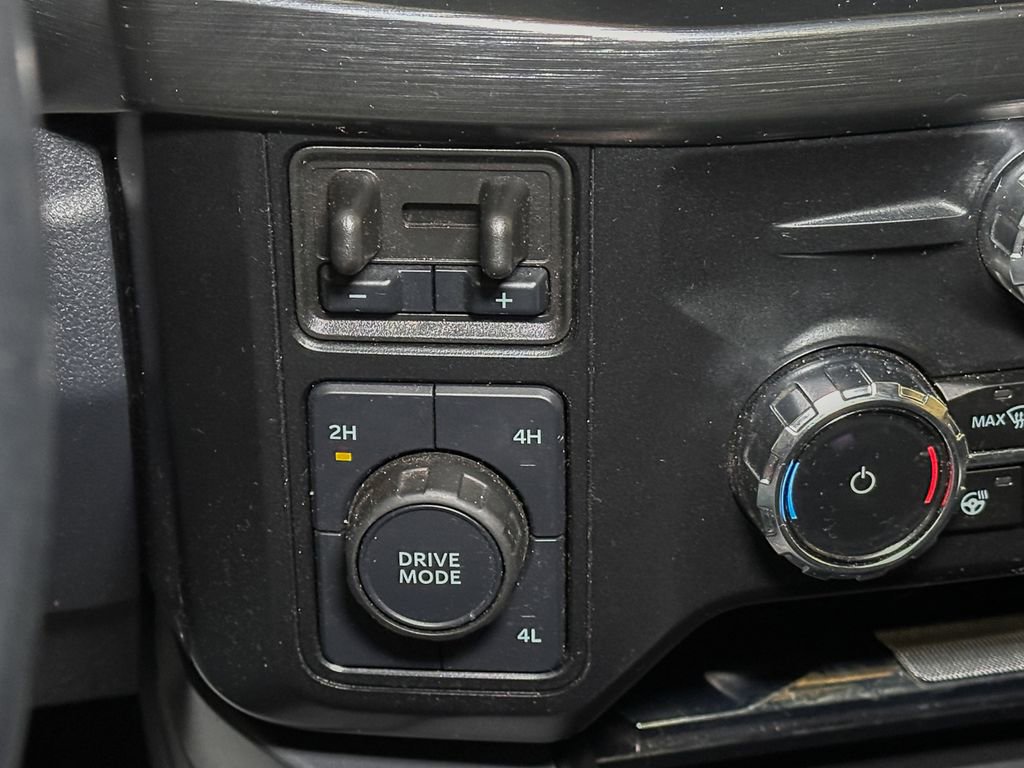 Used 2024 Ford F250 Lariat w/ Black Appearance Package AWD/4WD image 38