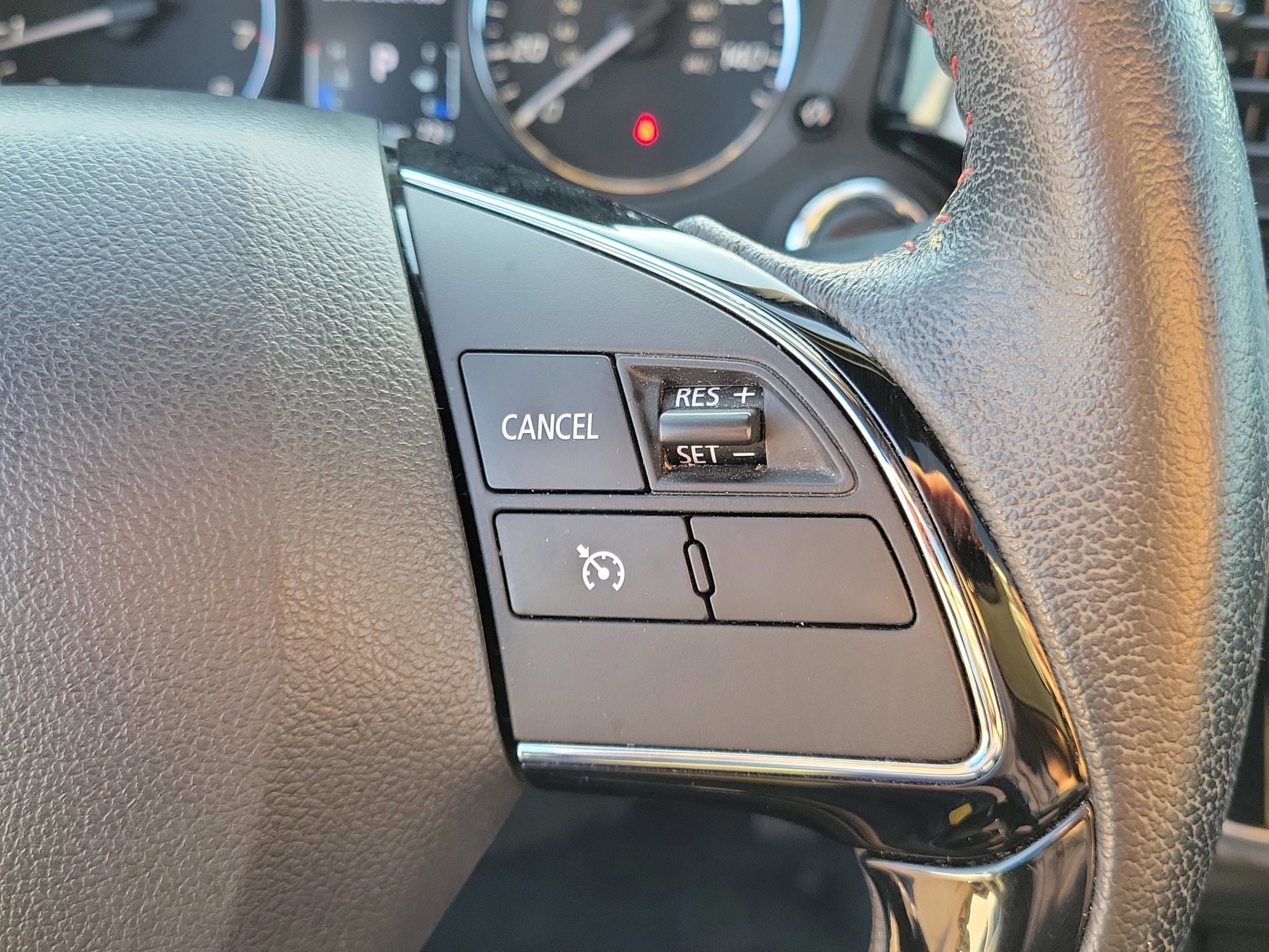 Used 2020 Mitsubishi Outlander SE image 28