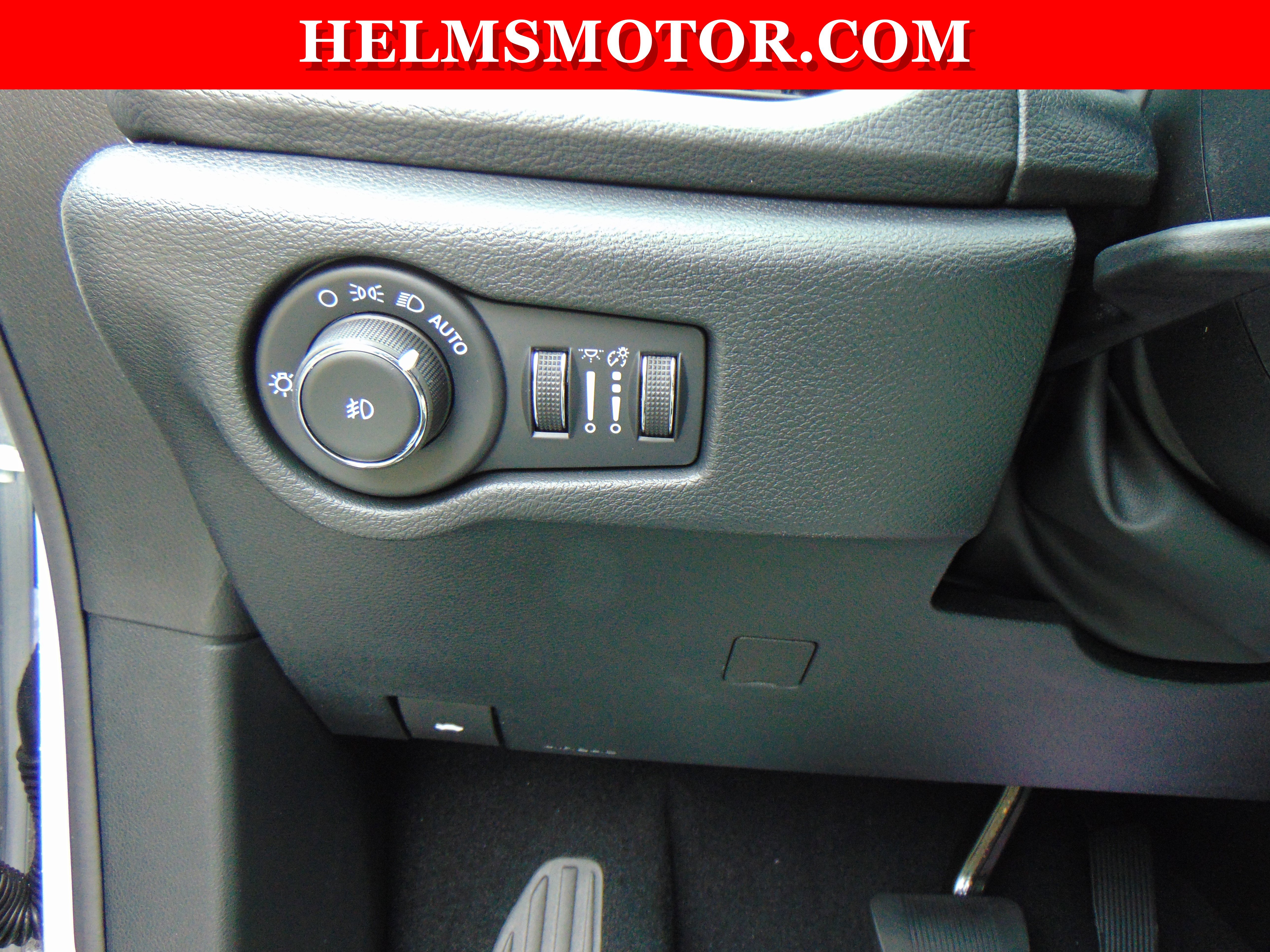 New 2026 Chrysler Pacifica Select w/ S Appearance Package image 19