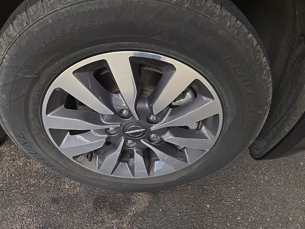 Used 2024 Chrysler Pacifica Limited FWD image 12