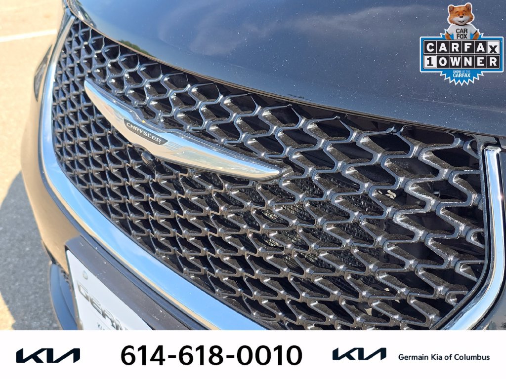 Used 2024 Chrysler Pacifica Limited FWD image 13