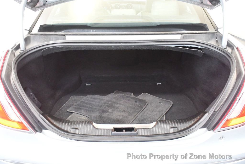 Used 2015 Jaguar XJ image 56