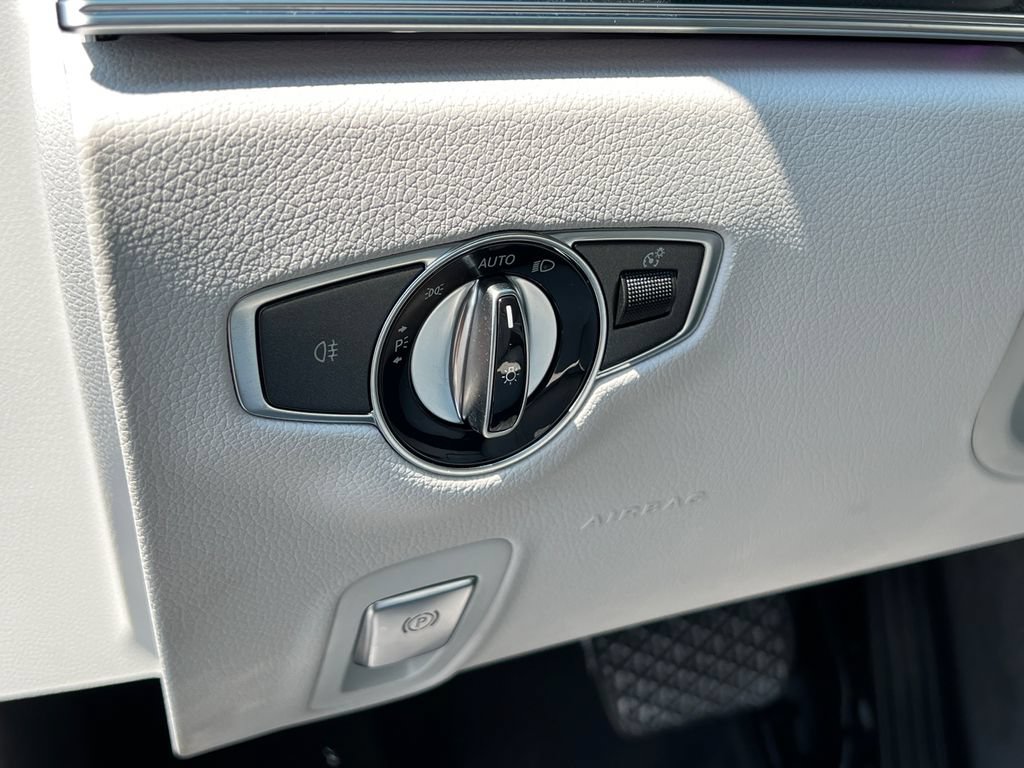 Used 2023 Mercedes-Benz E 350 4MATIC Sedan image 14