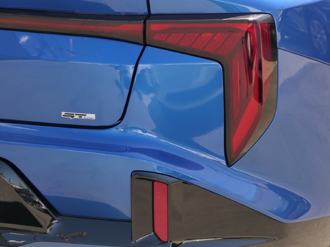 Certified 2025 Kia K4 GT-Line w/ GT-Line Premium Package FWD image 4