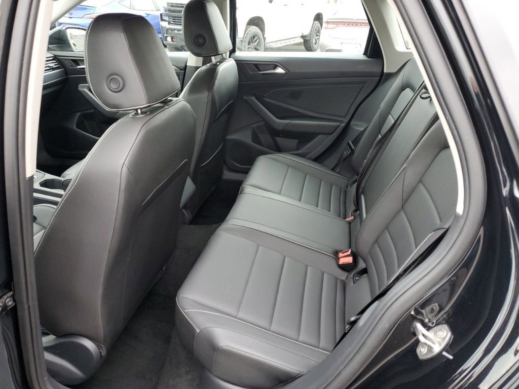 Used 2024 Volkswagen Jetta SE image 26