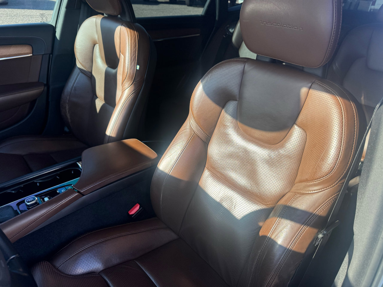 Used 2018 Volvo S90 T6 Inscription w/ Convenience Package image 28