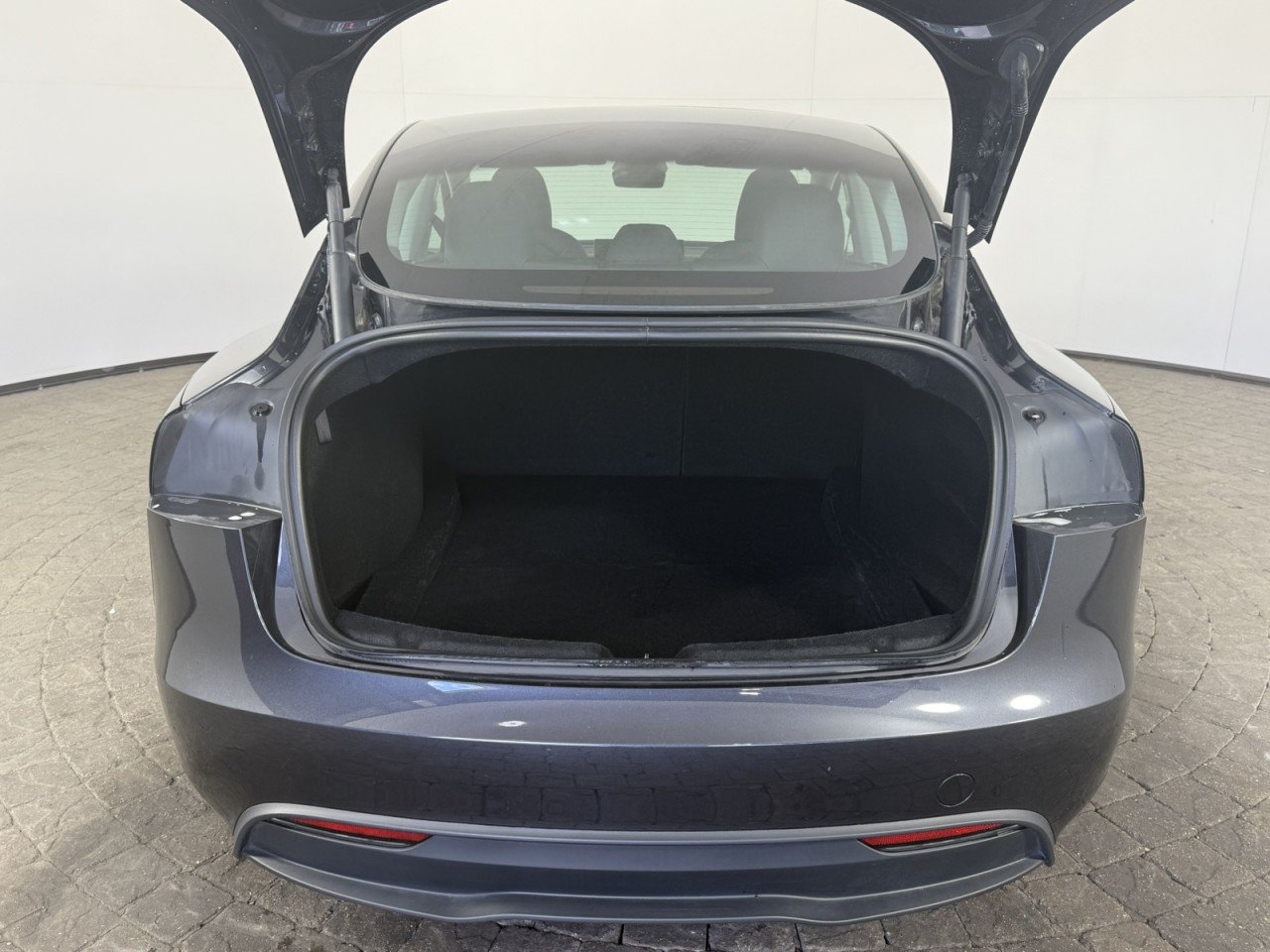 Used 2025 Tesla Model 3 Long Range RWD image 7