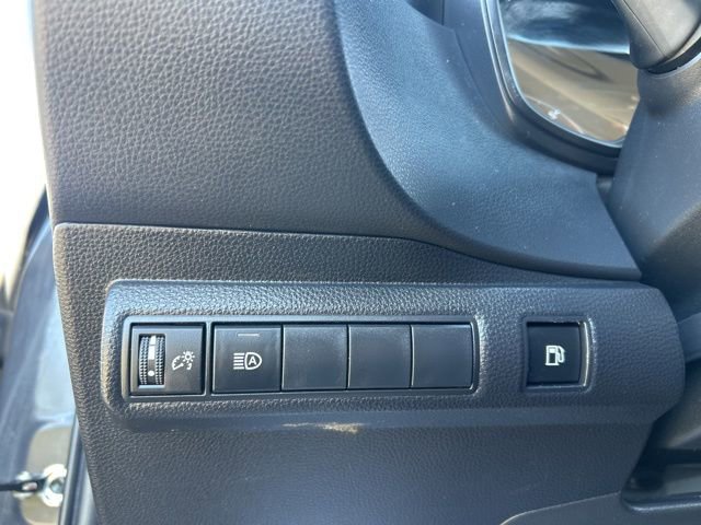Used 2024 Toyota Corolla LE AWD/4WD image 16