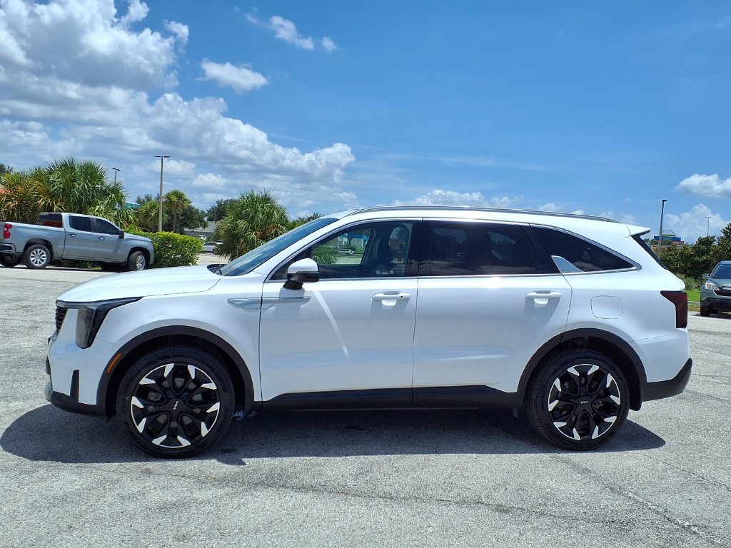 Used 2025 Kia Sorento X-Line EX AWD/4WD image 4
